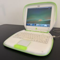 Vintage Apple iBook G3 Clamshell Laptop Key Lime Year 2000