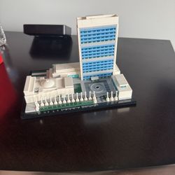 Lego Architecture: United Nations Headquarters 21018 