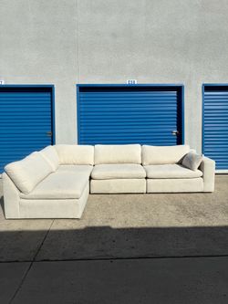 Down feather modular sectional couch 🛻 delivery available🛻