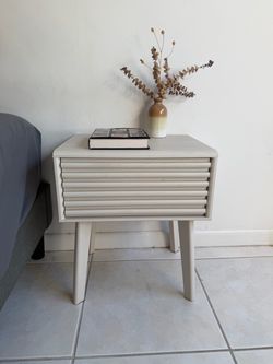 Mid-Century Modern White Nightstand with Drawer