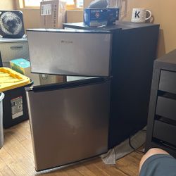 Whirlpool Mini Fridge With freezer 