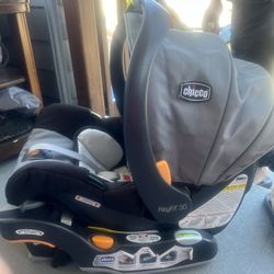 Good Condition Chicco Keyfit Car Seat With Base