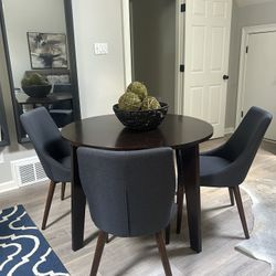 Dining Table W Chairs 