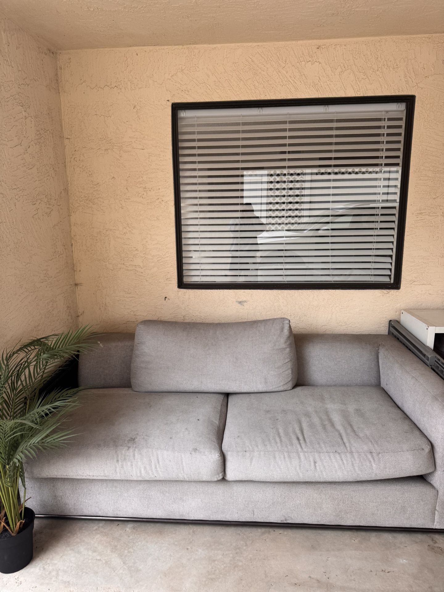 FREE COUCH