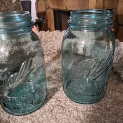 Mason Jars 2 Like New