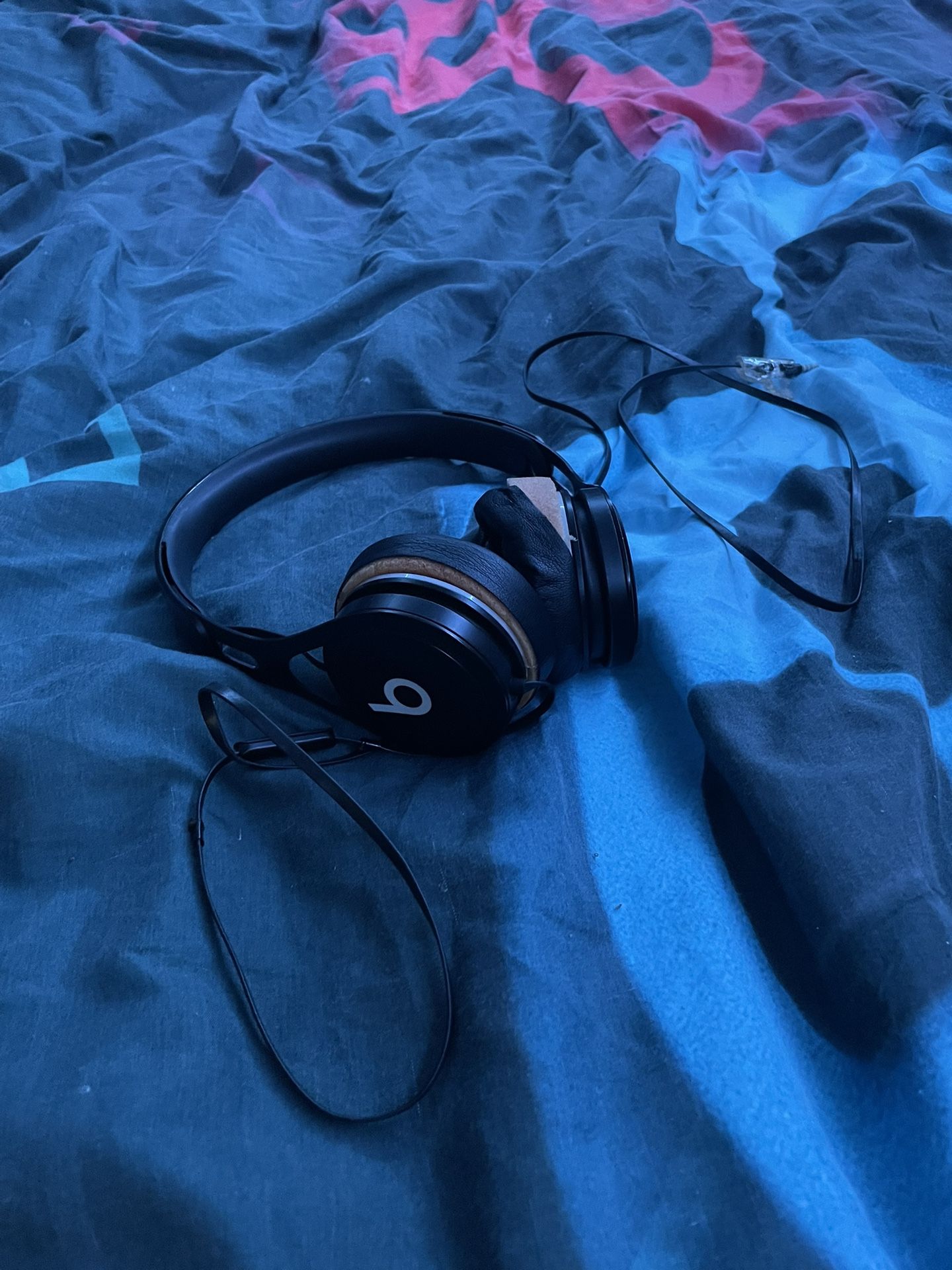 Beats by Dre Black Over-Ear Headphones with Adjustable Headband