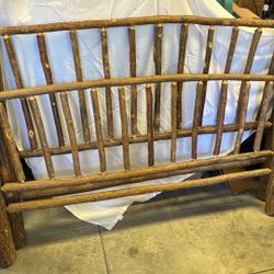 Queen Size Hickory Bed With Side Board And Slats