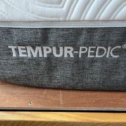 Mattress Tempur  Pedic Queen Size CLEAN & Excellent Condition 