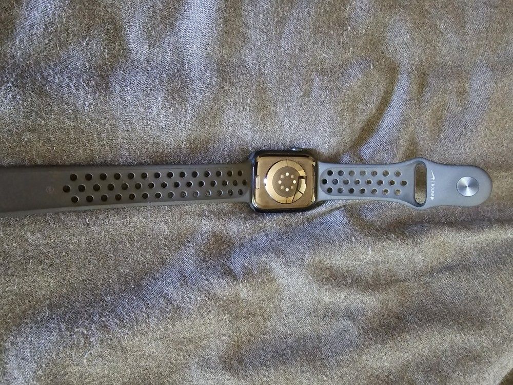 Nike Apple watch 45mm Series 8 - www.gaesca.com Nike Apple watch 45mm Series 8 - www.gaesca.com
