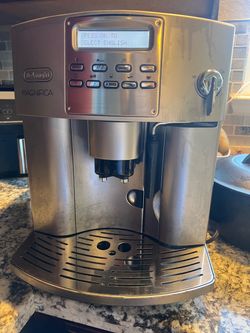 De’Longhi Magnifica Automatic Espresso Machine