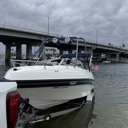 Four Winns Boat 