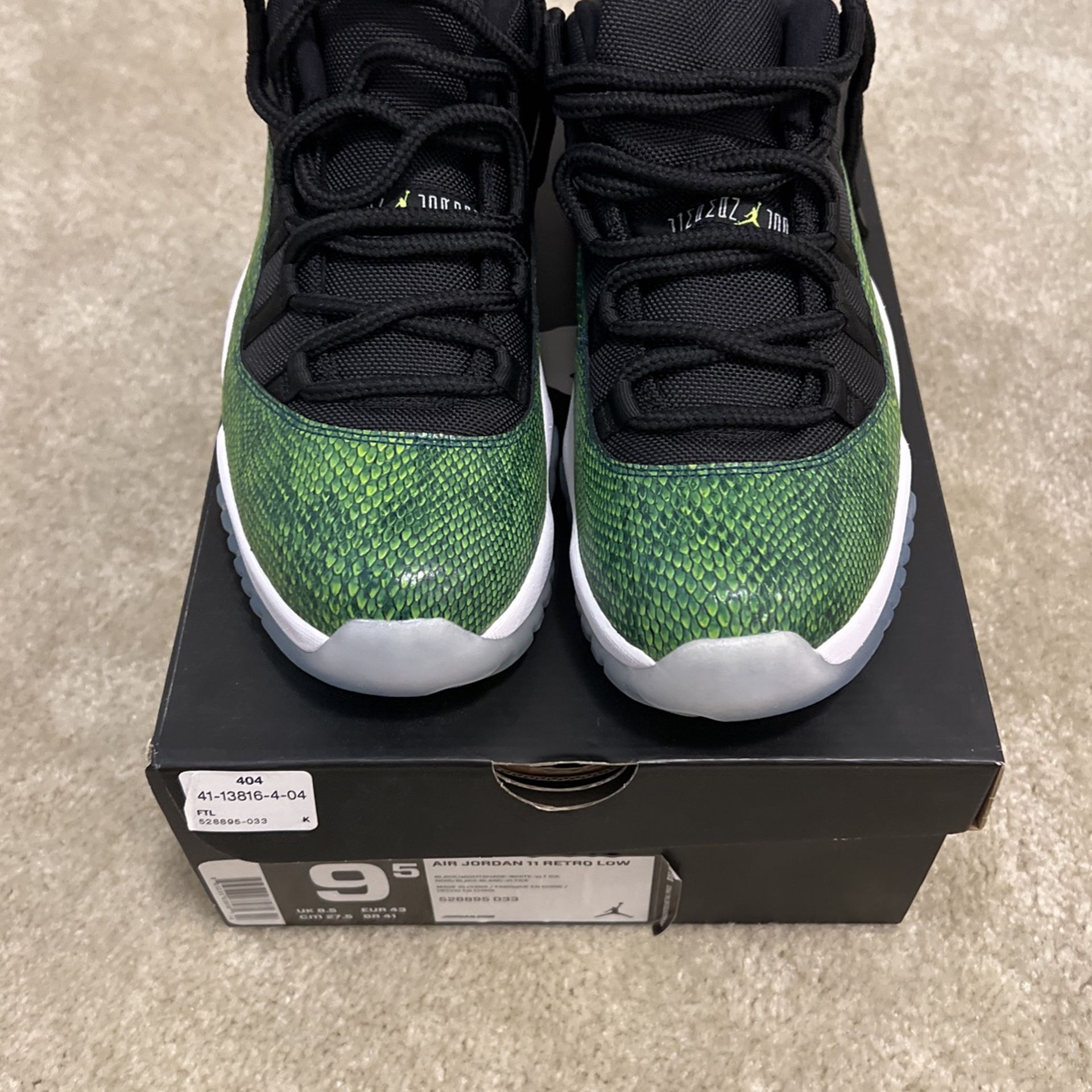Jordan 11 snakeskin size 9.5 Amazon.com | Nike Air Jordan 11 Retro Low LE Kids  main image 3
