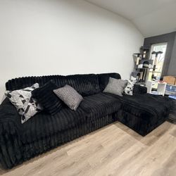 Ashley Midnight-Madness 2-Piece Sofa couch Soft Black with Pillows sectional