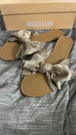 Beige Sandals w Bows Women’s Size 9