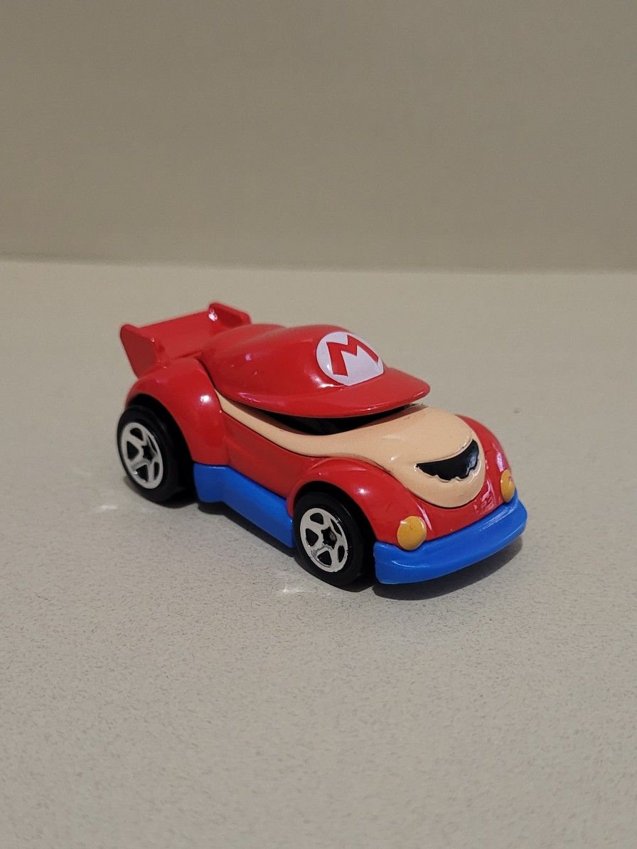 Hot Wheels 2015 Mattel Super Mario Nintendo Diecast Car Red.