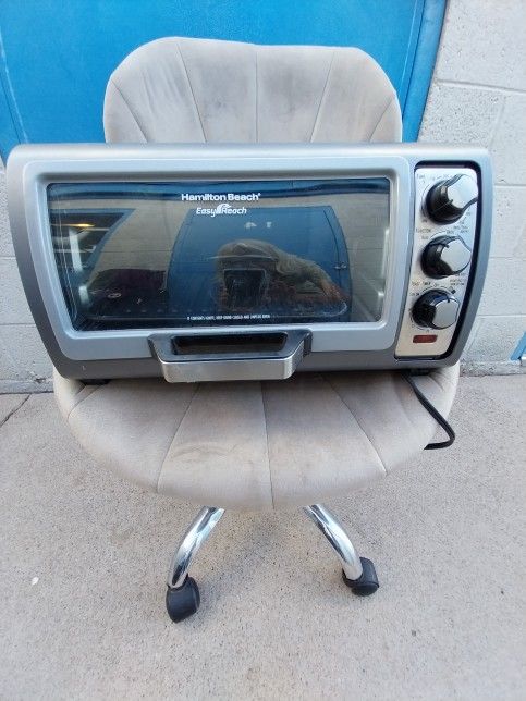 Hamilton Beach Electric Oven Works Perfect