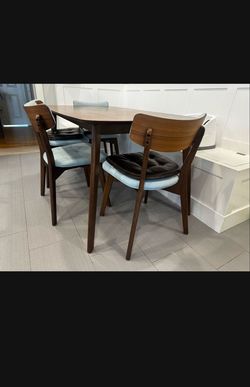 Dinning table and chairs