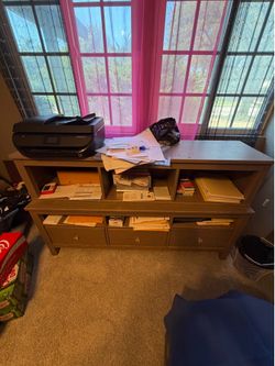 Entertainment center