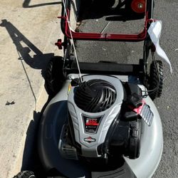 Lawn mover Murray gas self propelled  22” no bolsa