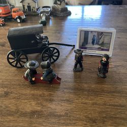 Amish Cast Iron Figures And Heritage Card Set 