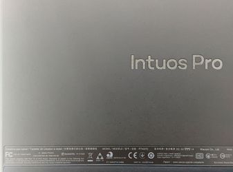 Wacom Intuos Pro Medium Drawing Tablet w/ Wacom Pro Pen 3 (PTK670K0A)