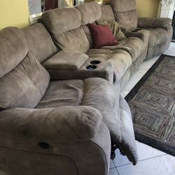 Sofa/sectional/recliner 