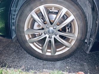 Infiniti Q70 wheels 18”