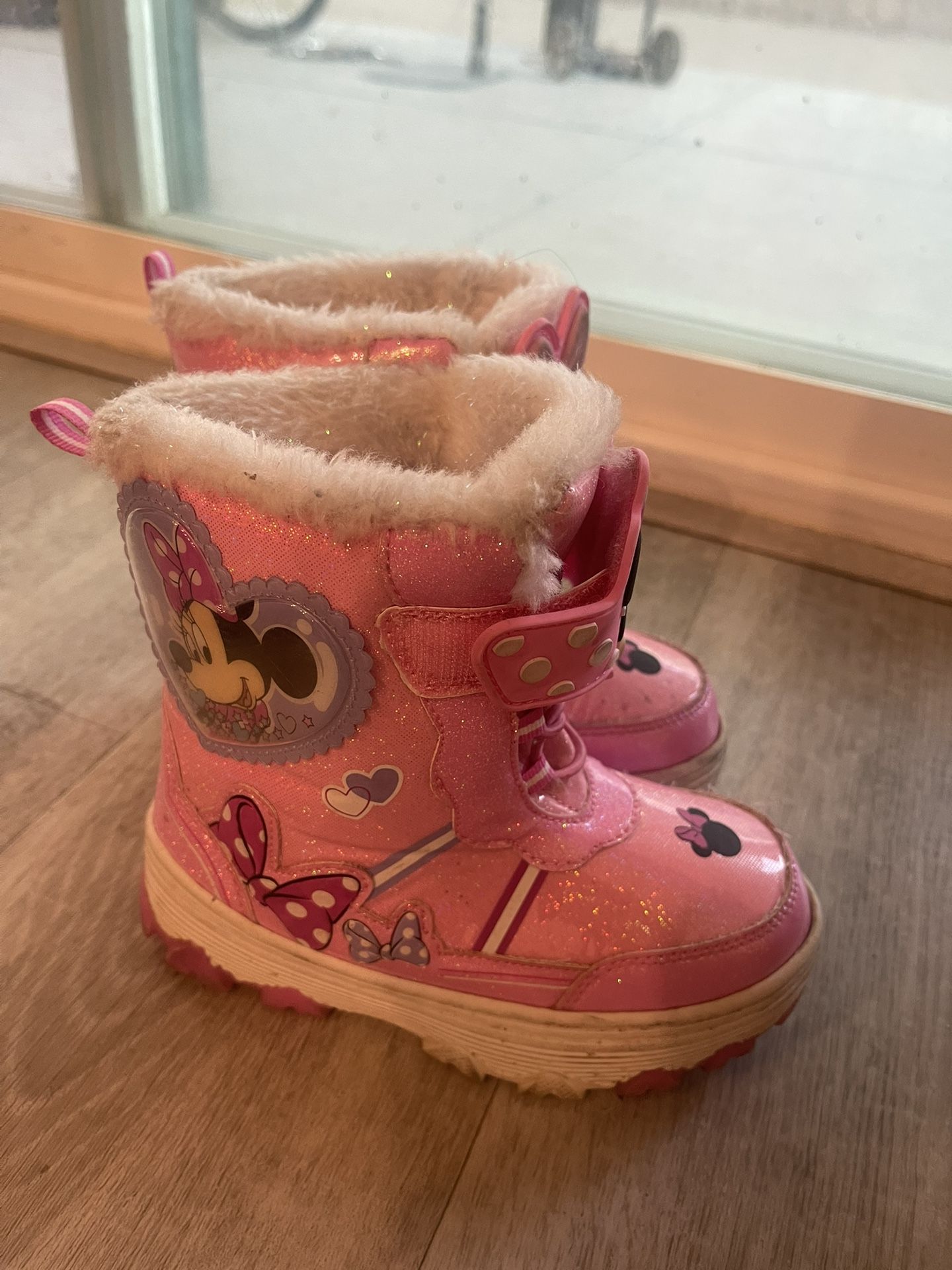 Girls Size 11 Snow Boots $10
