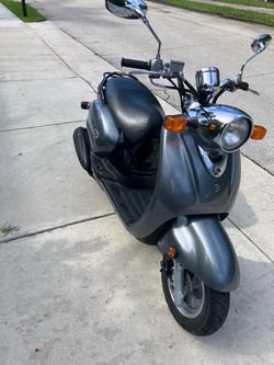 Yamaha Vino 125 Scooter