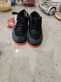 Air Jordan 4 RM size 8