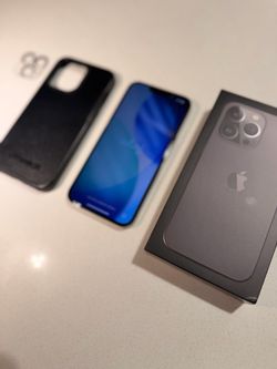 iPhone 13 Pro 128 + Otterbox + Protectors Camera Privacy Screen