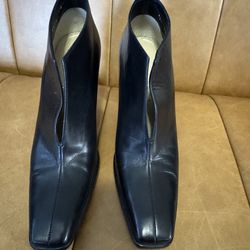 Woman’s New All Black Heeled Boots. Size 6 1/2B $150 Cash