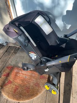 doona stroller/ car seat