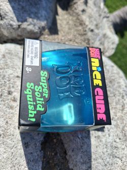 Nice cube blue nee doo de stress toy
