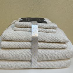 Hotel Collection Bath Towel Set(New)$25