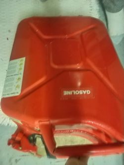 Metal gas can