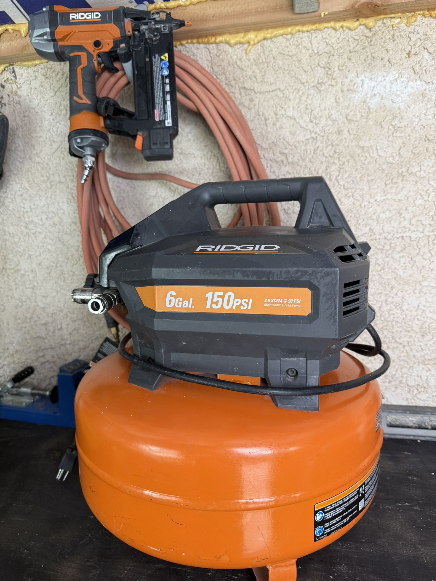 Ridgid Compressor With Nailer 
