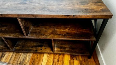 Wood & metal TV Stand