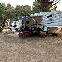 2005 pilgrim international 274RL 5SS 31 ft overall length Boon docking / Off Grid Ready 