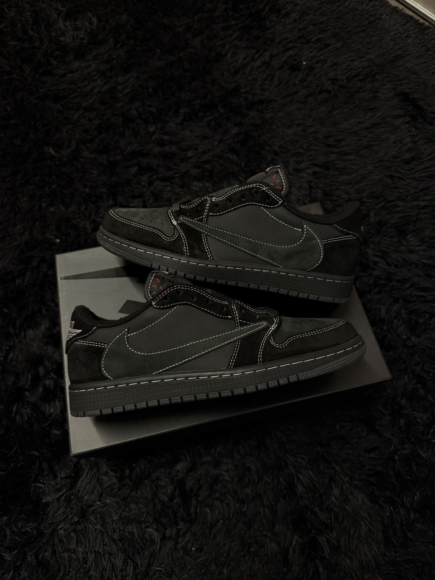 Jordan 1 Travis Scott Phantom