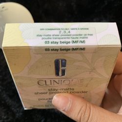 CLINIQUE SHEER PRESSED POWDER/ SHADE 03 STAY BEIGE