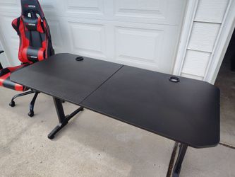 Gaming Desk Table (free delivery)