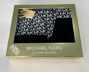 New Michael Kors Hat Scarf Gloves Set