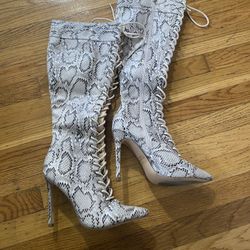 Fashion Nova boots size 7