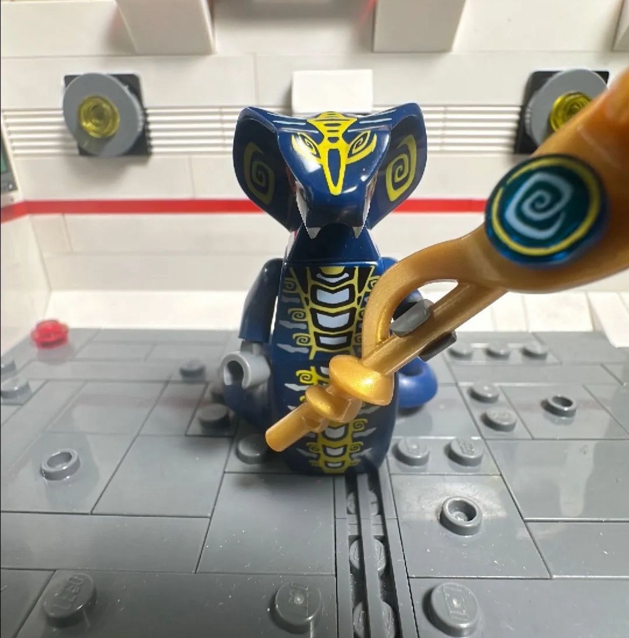Lego Ninjago Skales Minifigure (With Staff)