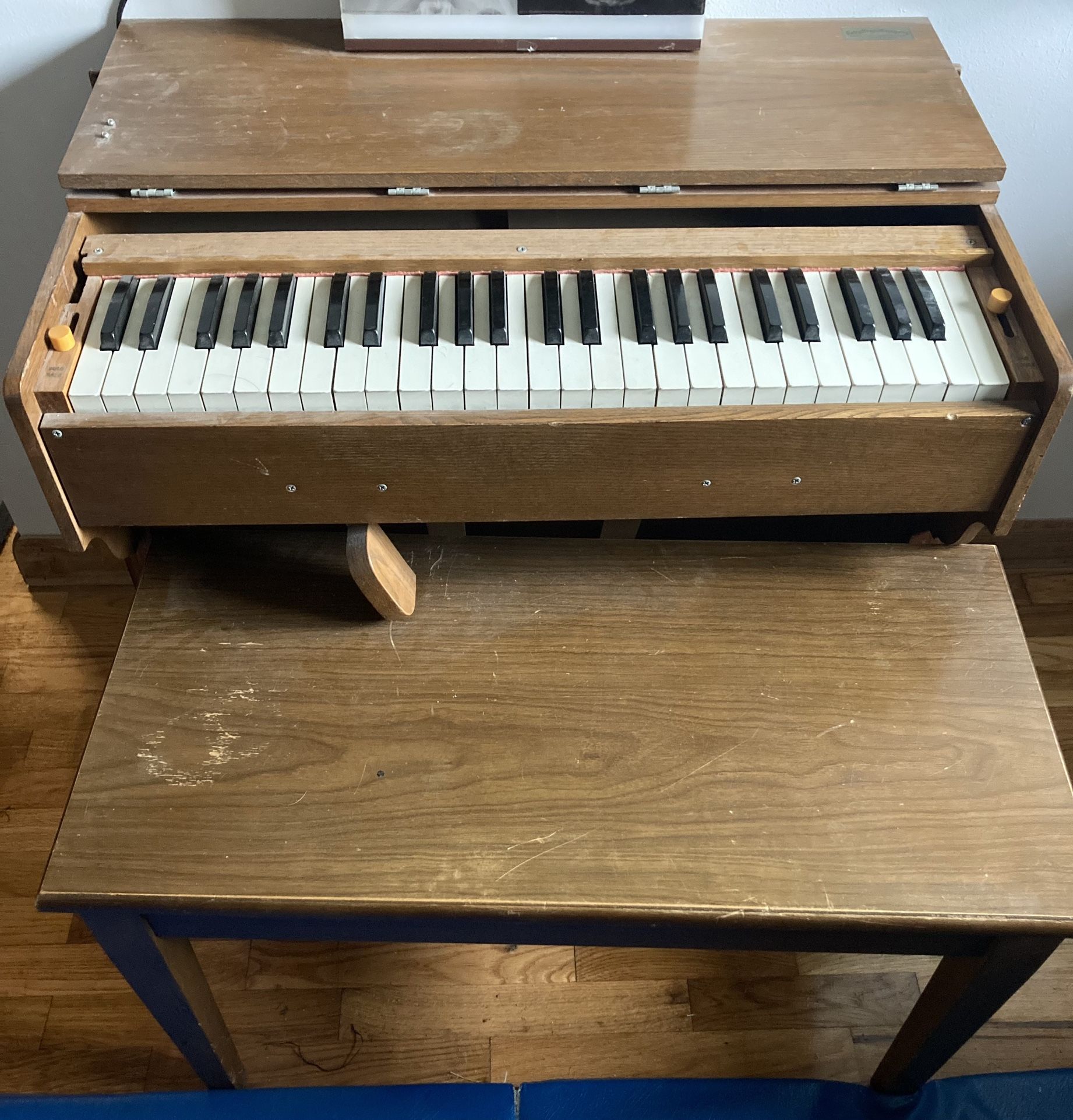 Folding Travel Pump Organ