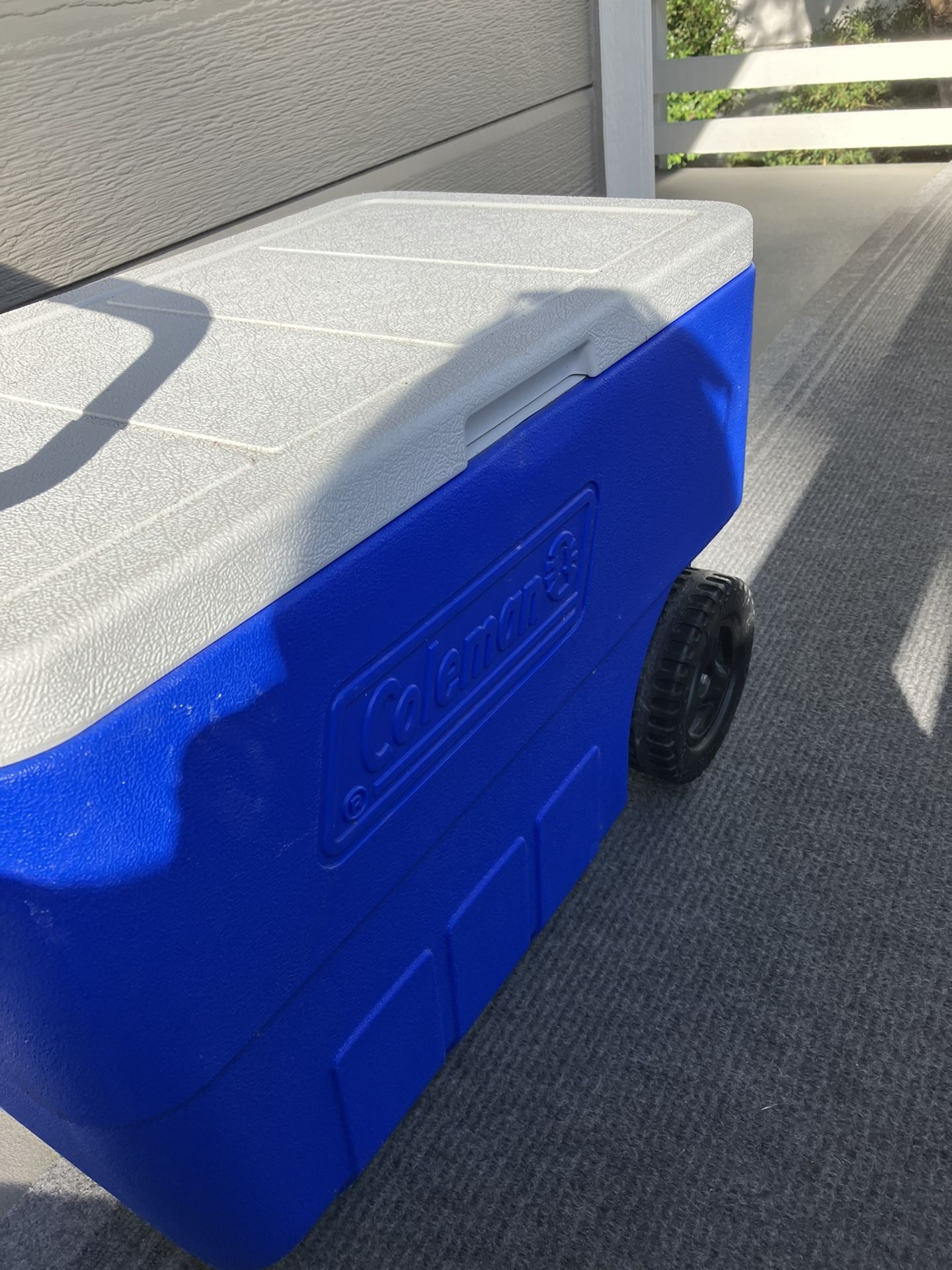 Coleman wheeled cooler