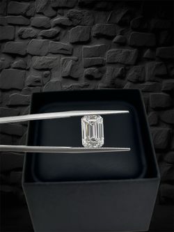 Emerald shape lab-grown certified diamond 💎