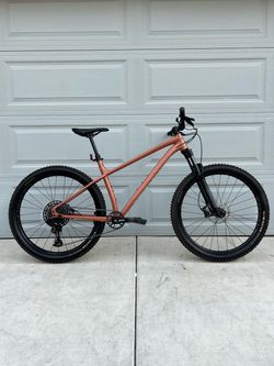 Specialized Fuse Sport 27.5, size Large.