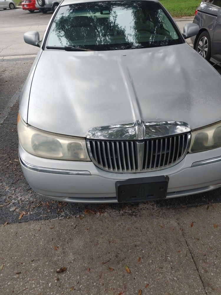 1999 Lincoln Town Car